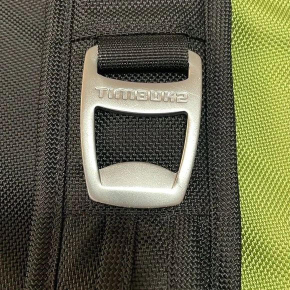 GC Timbuk2 Swig Urban Laptop Backpack - Black / Green - Picture 3 of 8